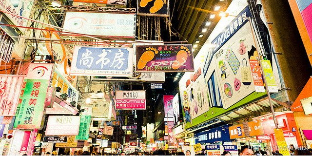 Chinees straatbeeld neon